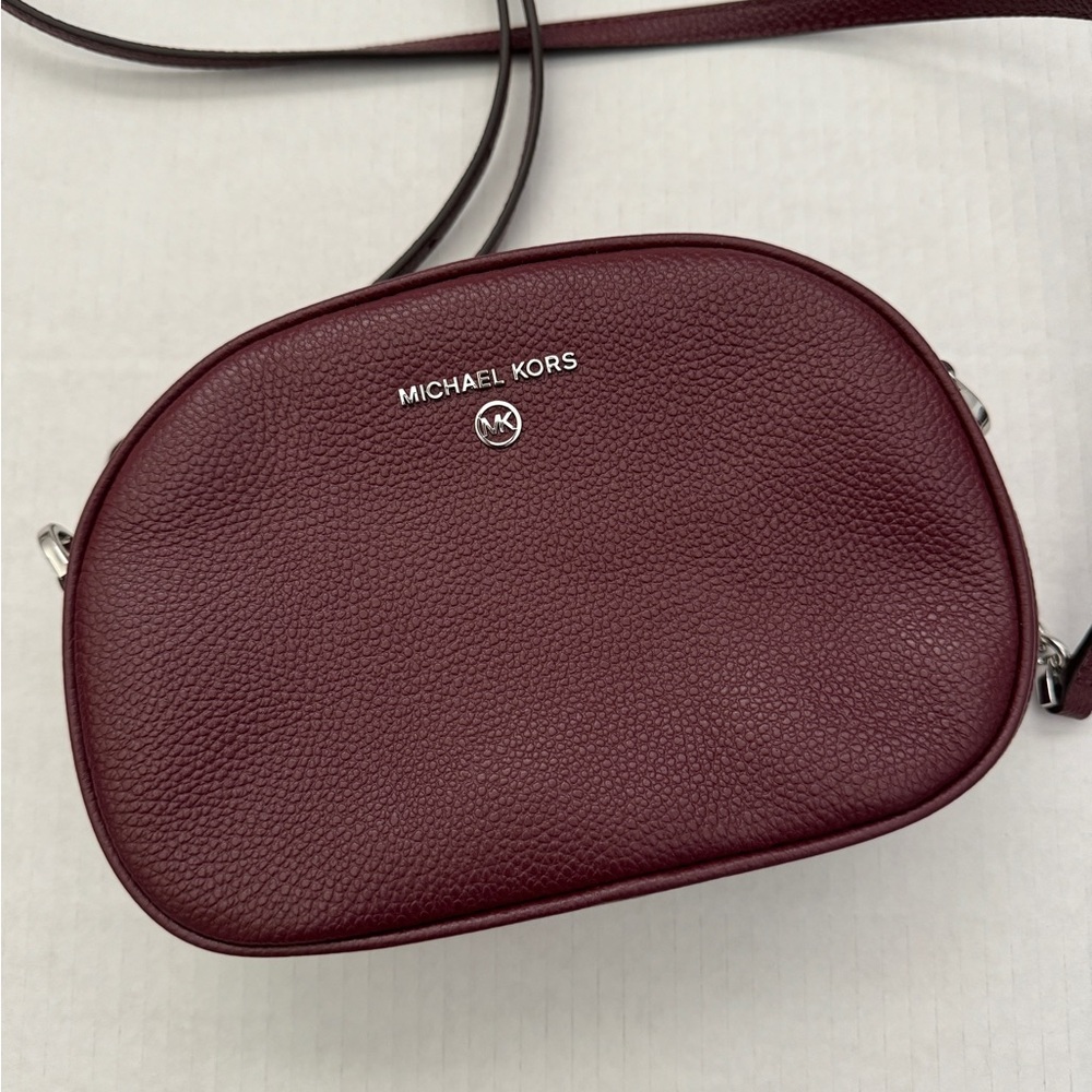 Michael Khors crossbody purse